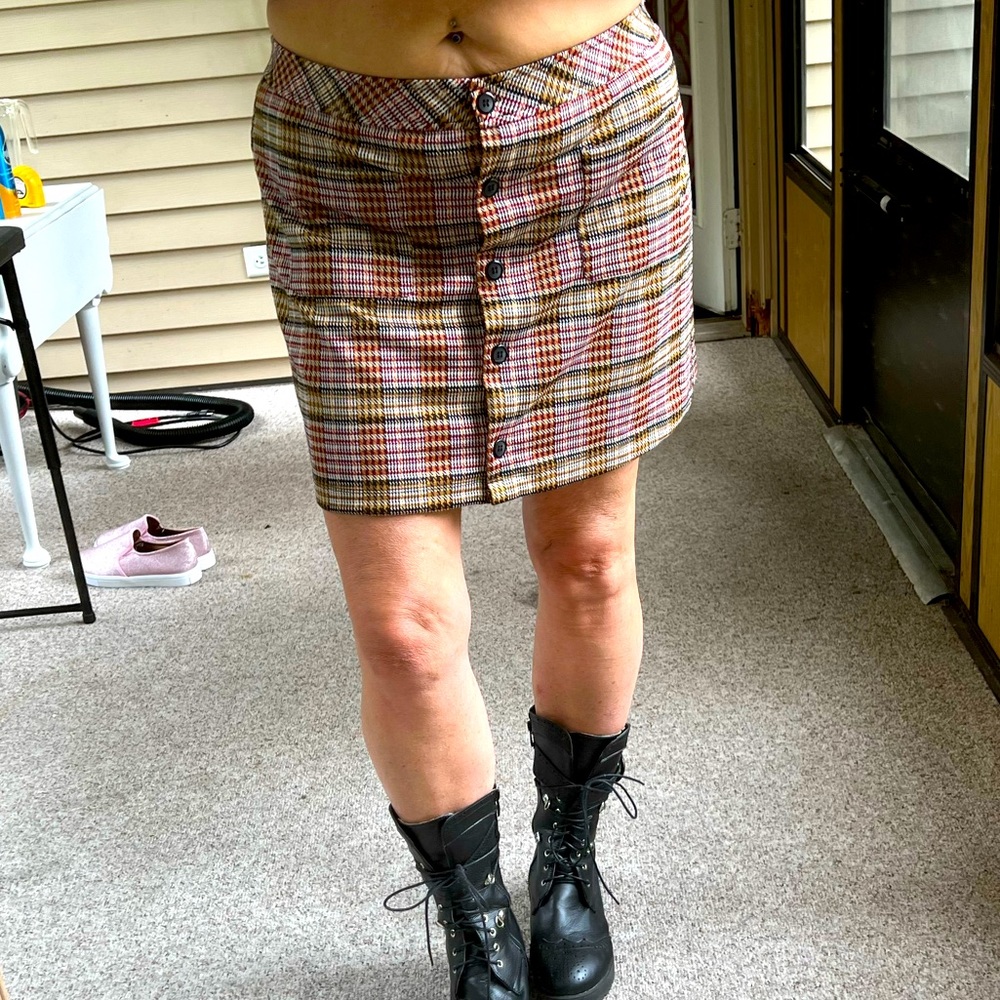 XXL plaid,  button in the front skirt w/ pockets !